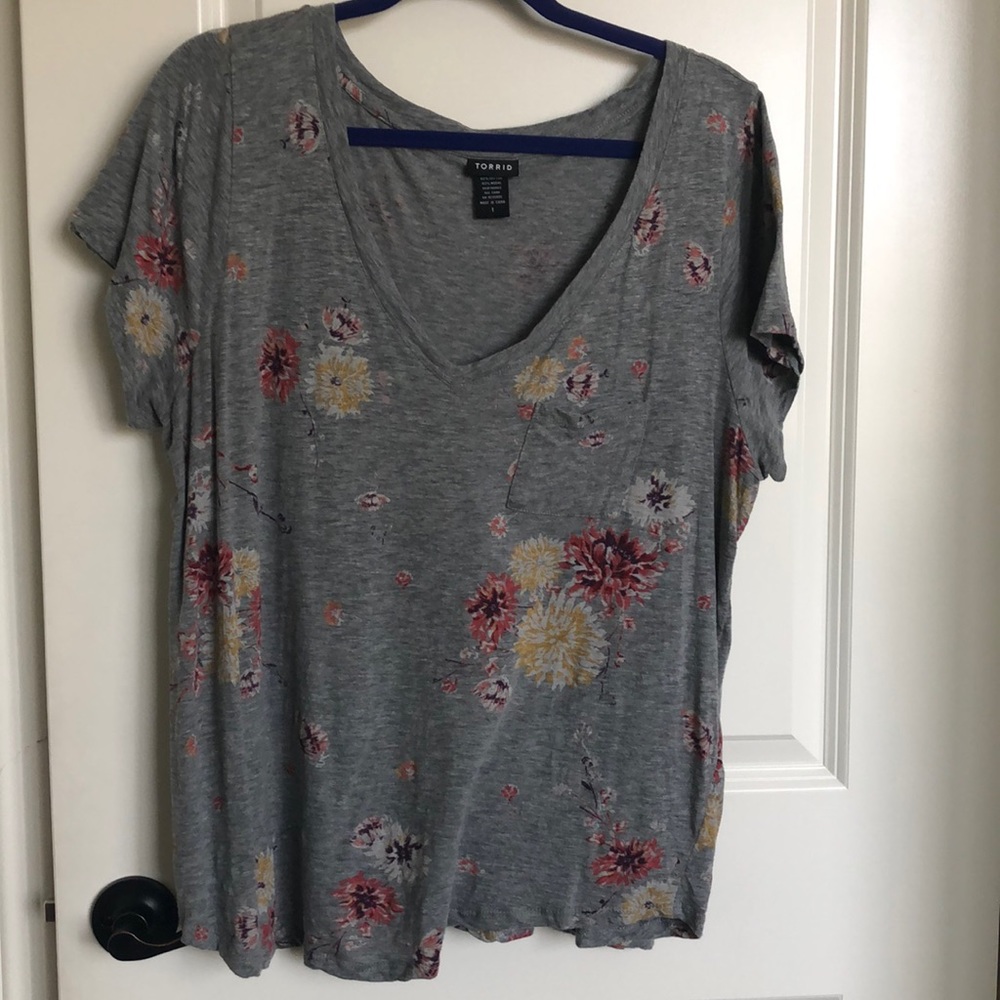 TORRID V-Neck Floral Tee